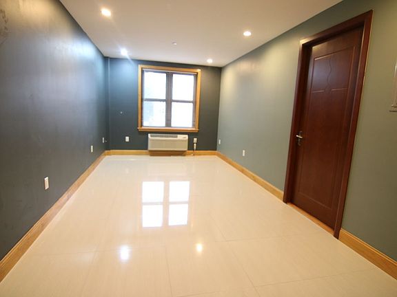 3rd image of 84-01 87th St #307
