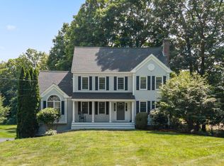 10 Shirley St, Pepperell, MA 01463