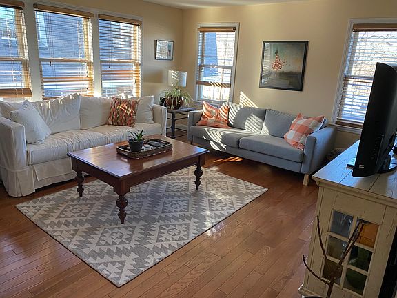 Large (14 x 19), living room/dining combo