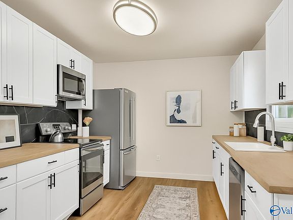 3rd image of 186 Dalton Dr