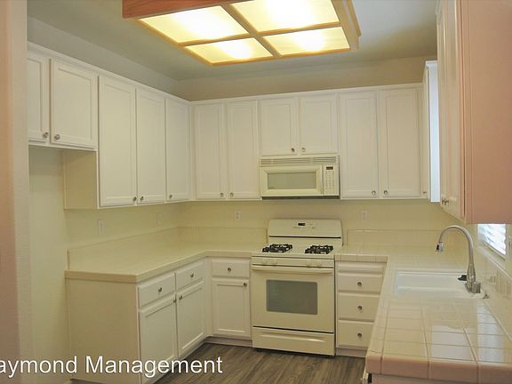 5th image of 3278 Poppy St