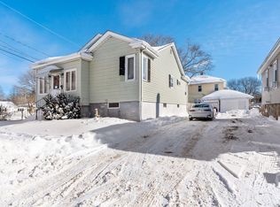 677 Oak Grove Ave, Fall River, MA 02720