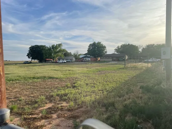 1030 S 18th St, Slaton, TX 79364