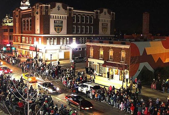 4th image of 9 W Main St