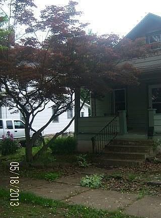 5th image of 611 N Water St