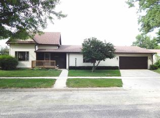 14 W Bradshaw St, Shannon, IL 61078