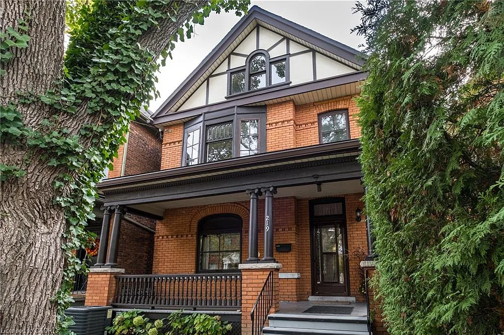 219 Charlton Ave W photo 1