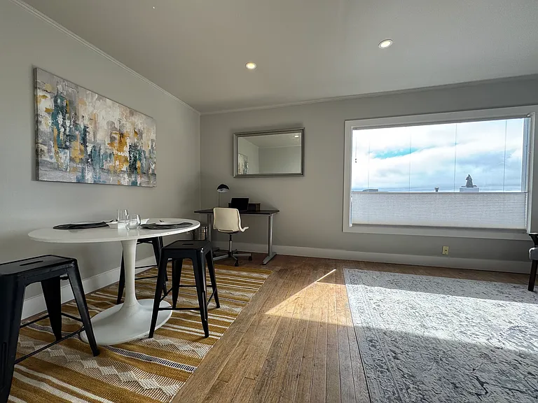 (former tenant furniture/set up)
