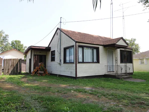 5146 E Woodland Dr, Knox, IN 46534