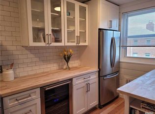 166-42 17th Rd, Whitestone, NY 11357