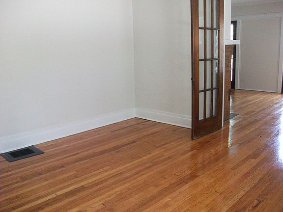 3rd image of 622-24 Euclid Ave #624