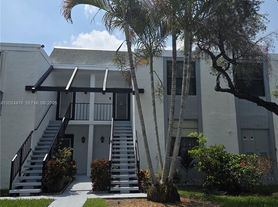 7396 NW 18th St, Margate, FL