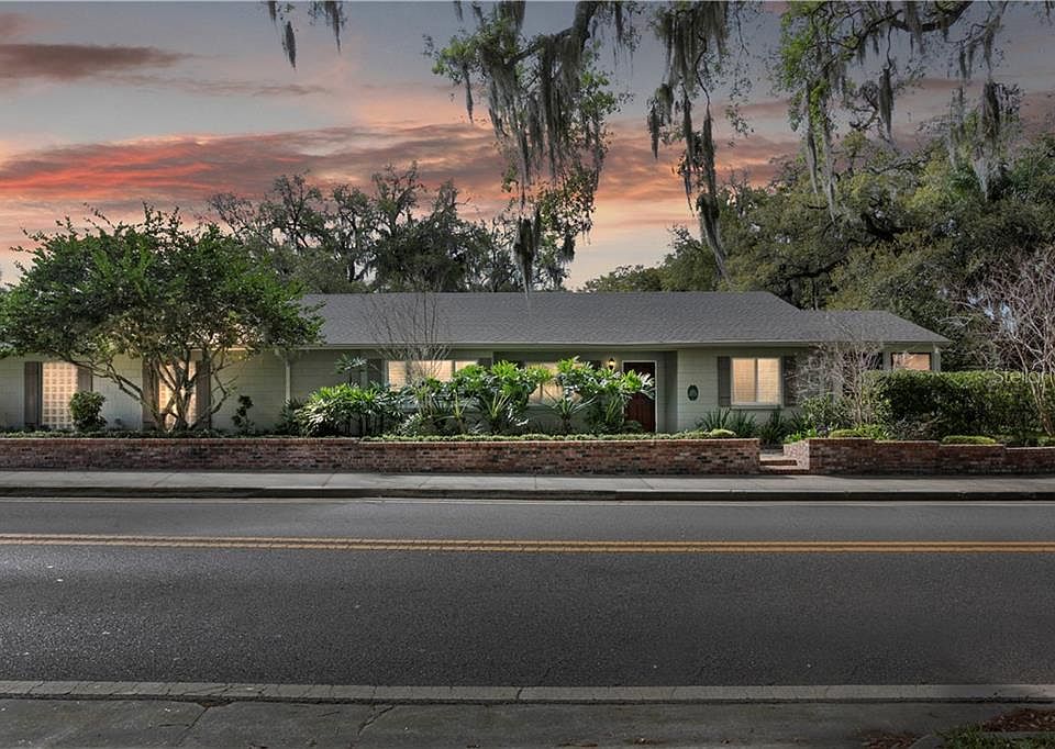 1st image of 105 W 20th St