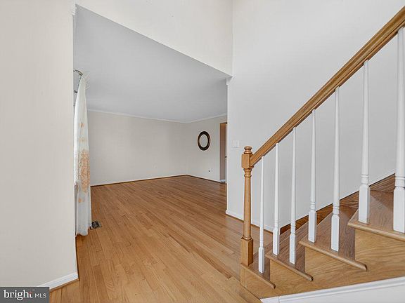 3rd image of 9290 Baker St