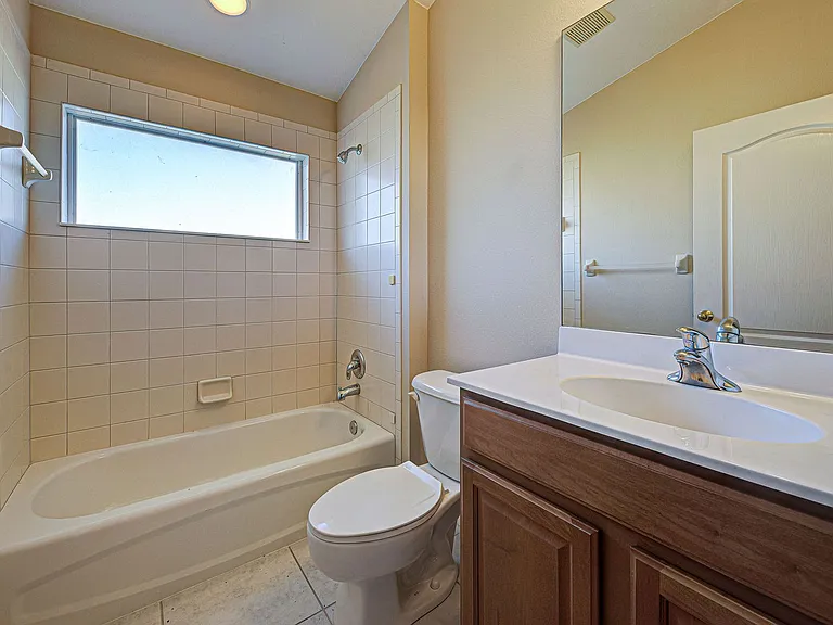 2134 Boxwood St — Photo 45