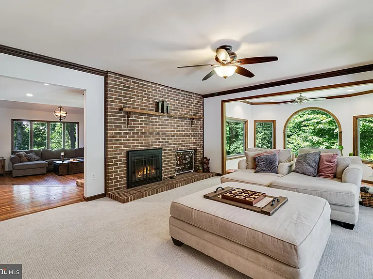 8150 Plowden Dr — Photo 2