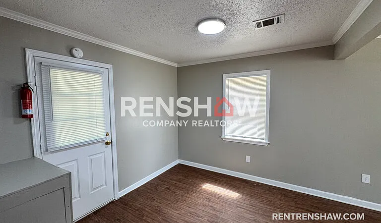 158 Navy Dr — Photo 6