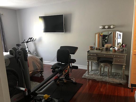 4th image of 431 Executive Center Dr