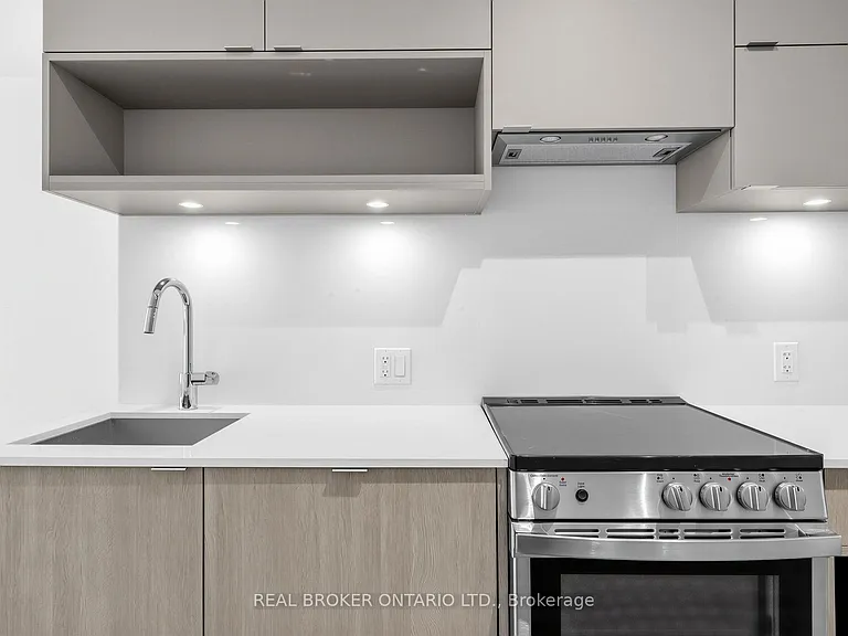 100 Queen St E #1912 — Photo 5