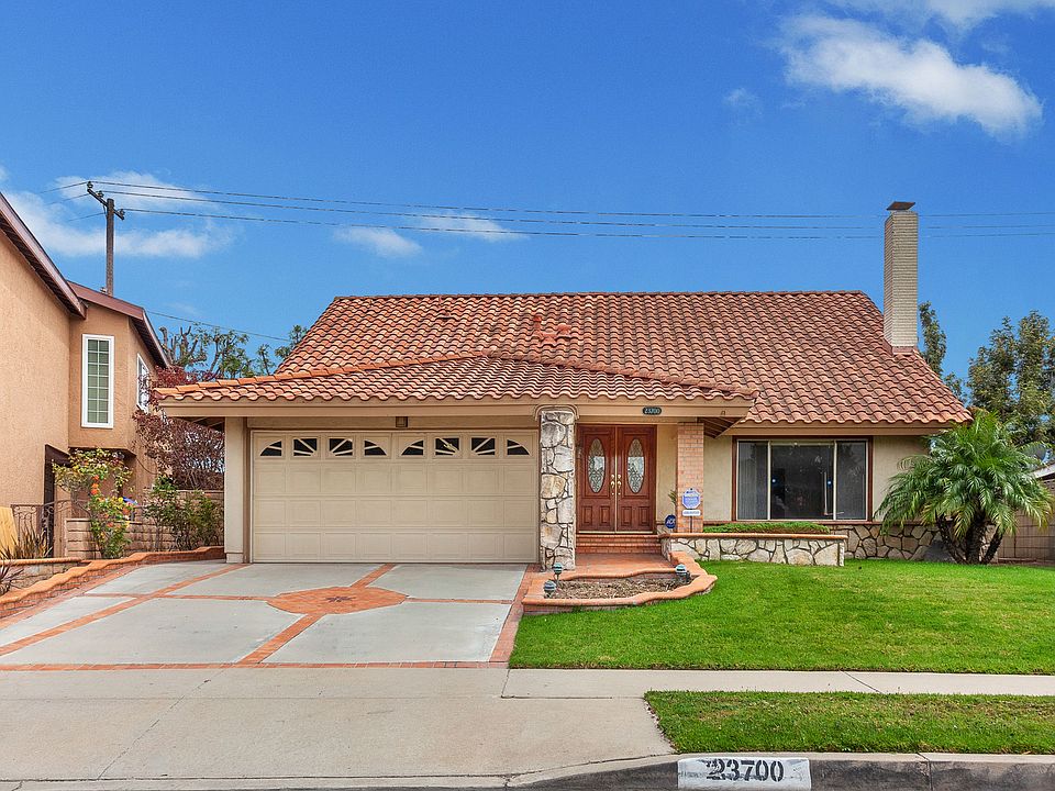 1st image of 23700 Pasatiempo Ln