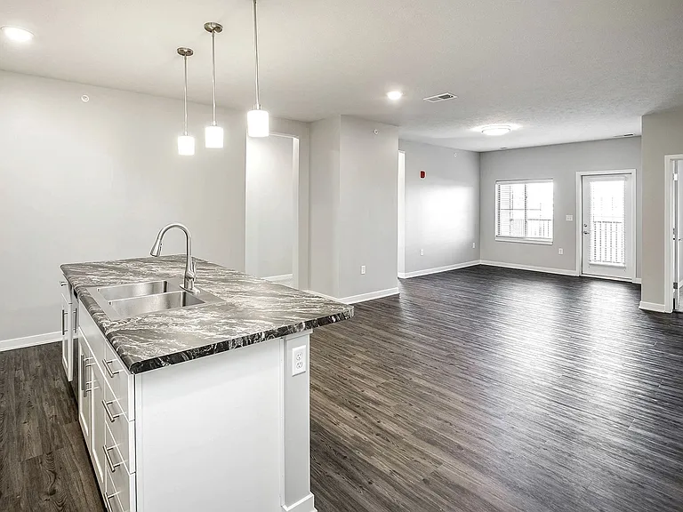 Deerfield Apartments & Chateaus — Photo 10