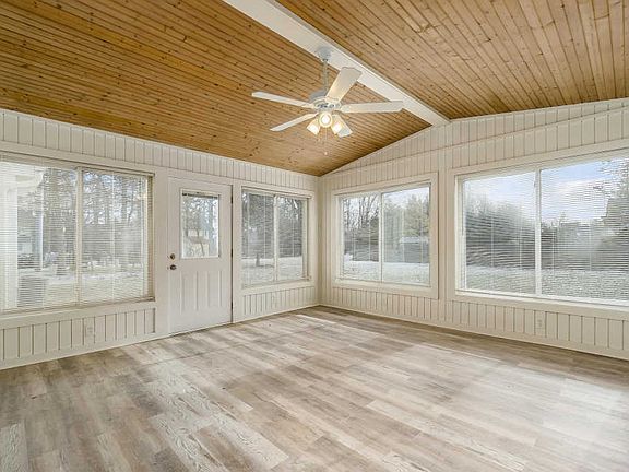 5th image of 5589 Old Pond Dr