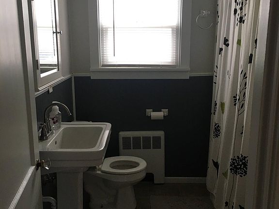 3rd image of 1514 Glass Ave NE