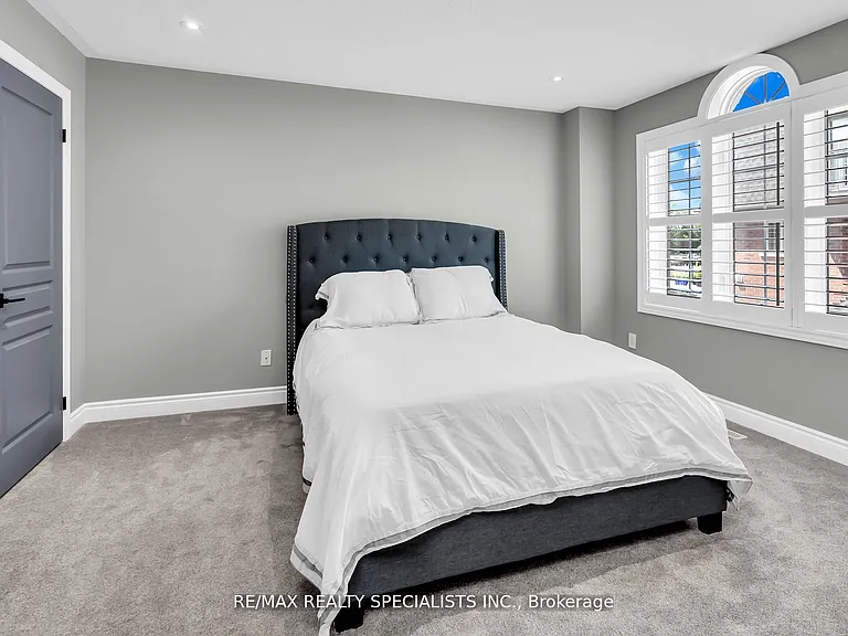 7 Streight Ln — Photo 12