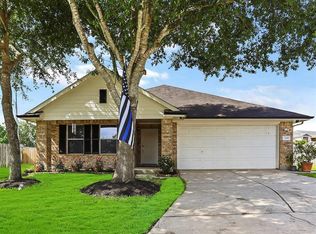 2939 Landing Edge Ln, Dickinson, TX 77539