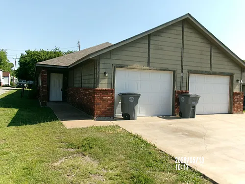 1403 NW Dearborn Ave #B Photo 1