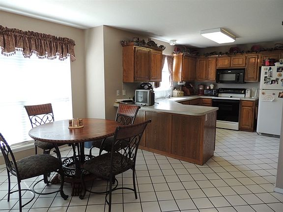 5th image of 13752 S Poplar Pl