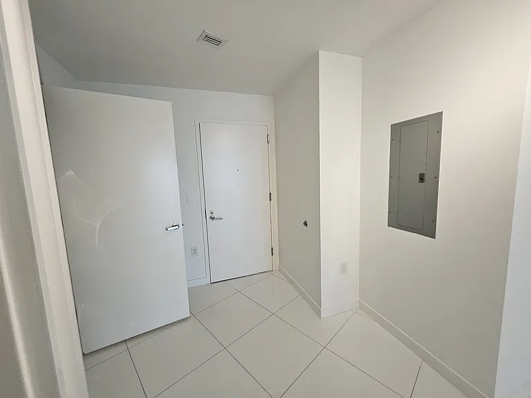 851 NE 1st Ave #4000 — Photo 9