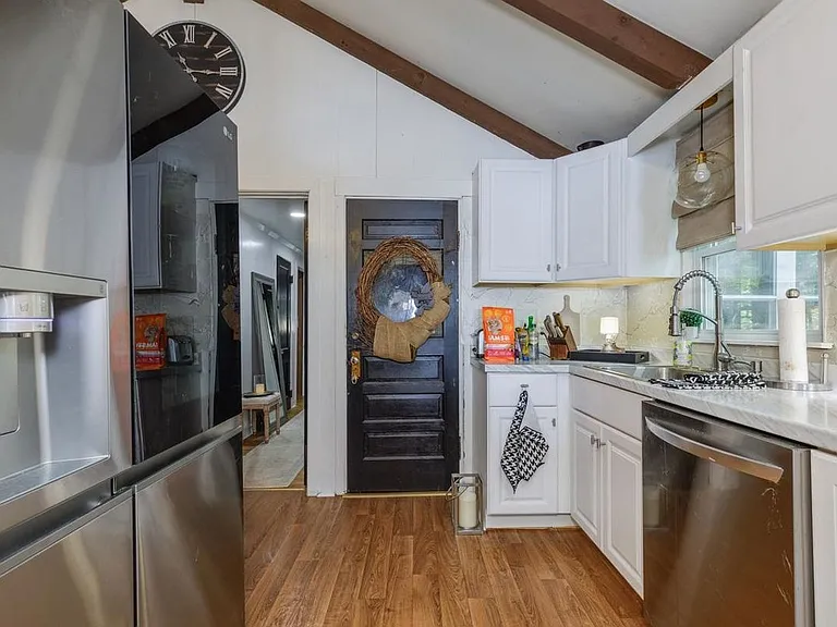 8 Frost Rd — Photo 7