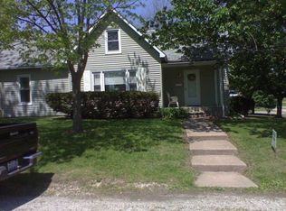 301 W Beardstown St, Virginia, IL 62691