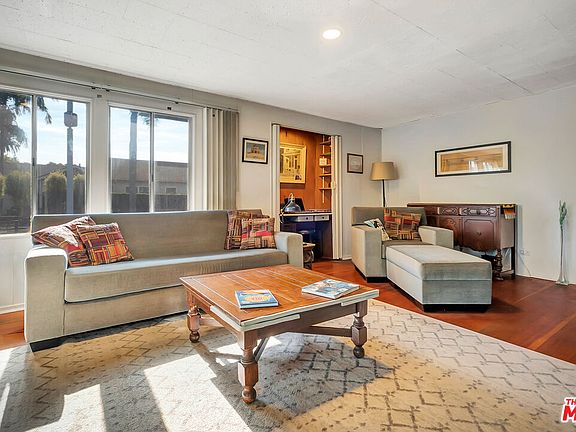 3rd image of 2141 Glyndon Ave