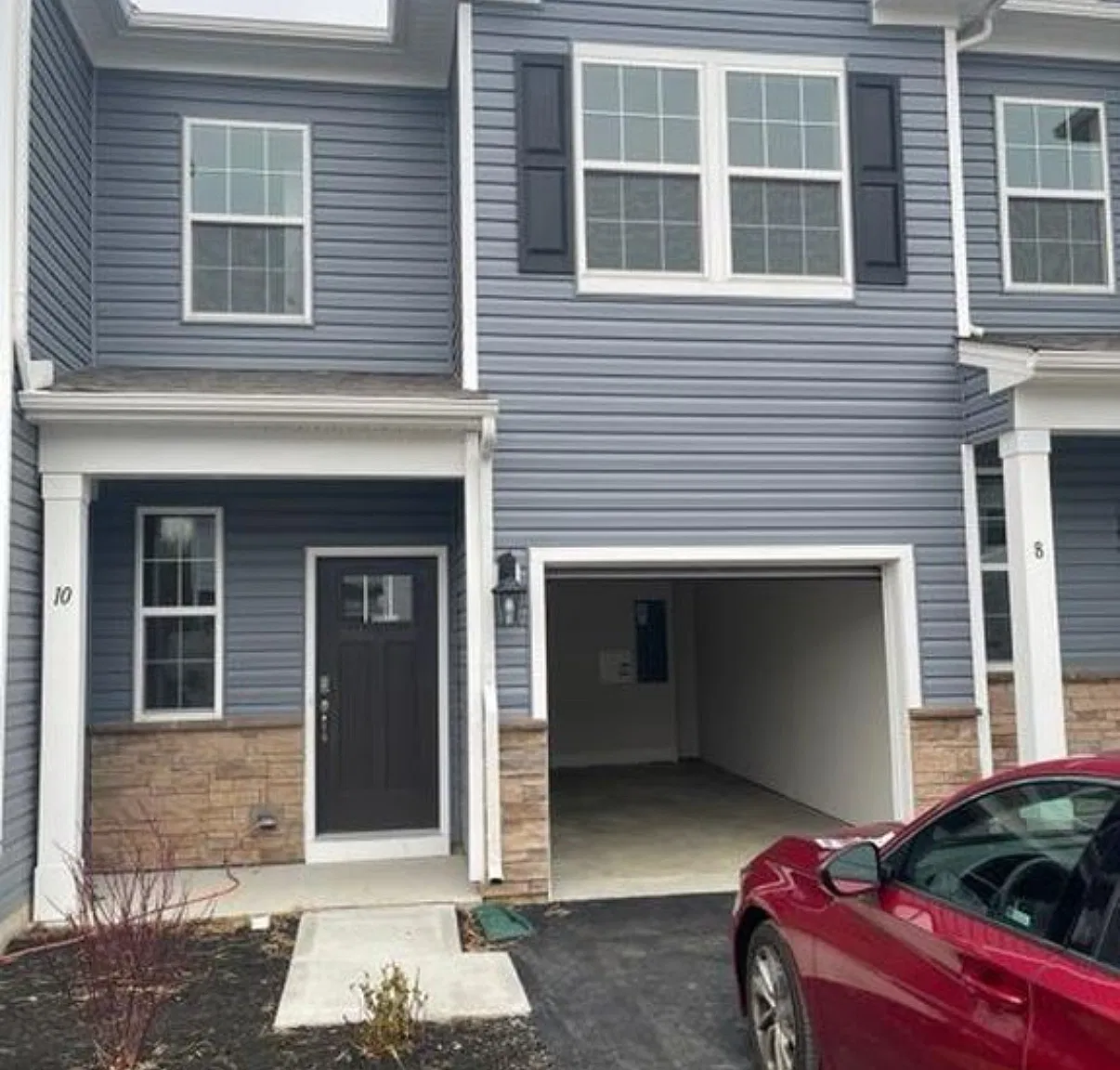 13 Peregrine Way — Photo 1