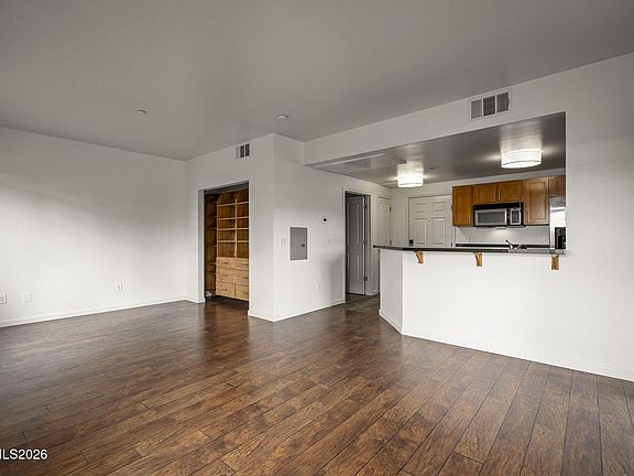 4th image of 1450 Idlewild Dr Unit 1021