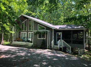 101 Granite Dr, Hawley, PA 18428