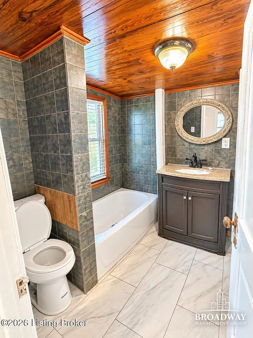 4 bed, 1.0 bath, 1700 sqft, $1,560 — Photo 4