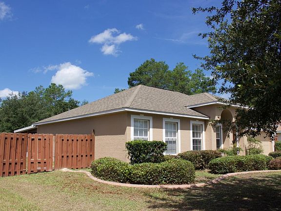 2nd image of 522 Marion Oaks Ln