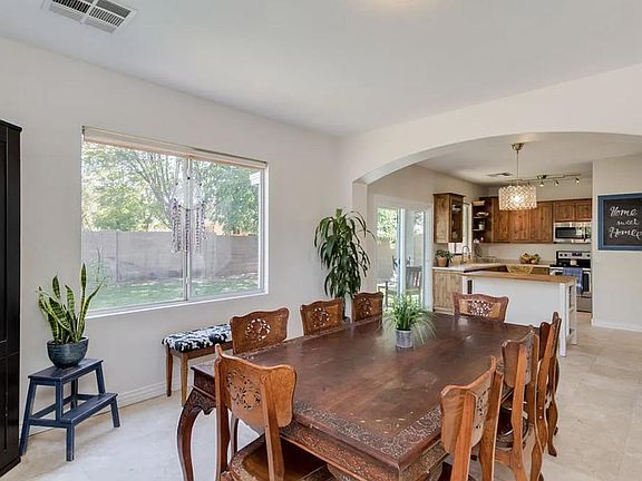 4th image of 2503 E Del Rio Ct