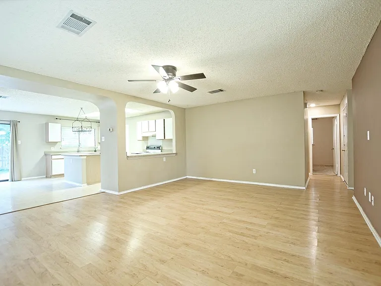 1353 Lakeside Loop — Photo 6