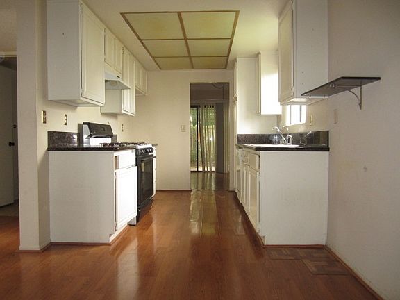 048-516017kitchen3-22501240