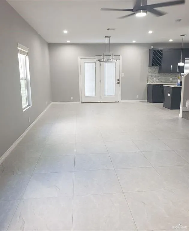 3 bed, 2.5 bath, 2172 sqft, $2,150 — Photo 3
