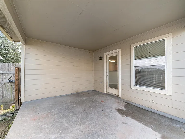 311 Remington Creek Dr — Photo 15