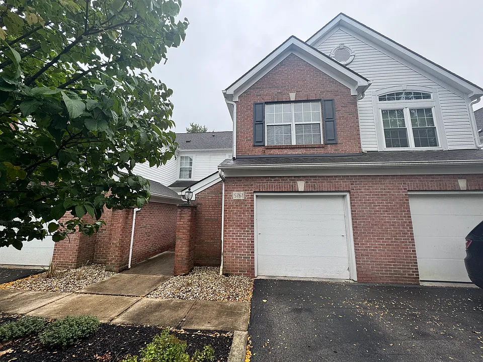 5767 Albany Grn