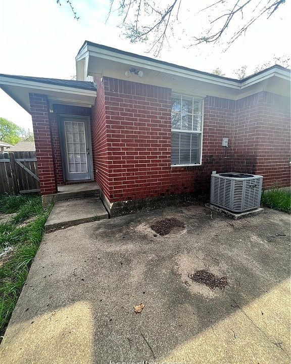 1st image of 2107 Hidden Hollow Cir #A