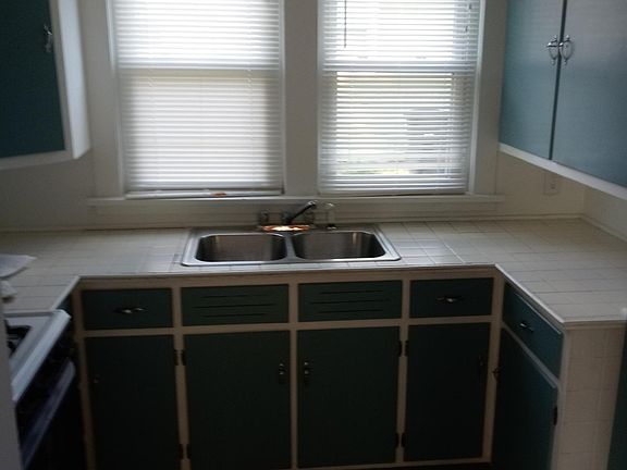The kitchen. Charming and efficient.
