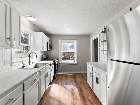 4th image of 411 W Paulding Rd