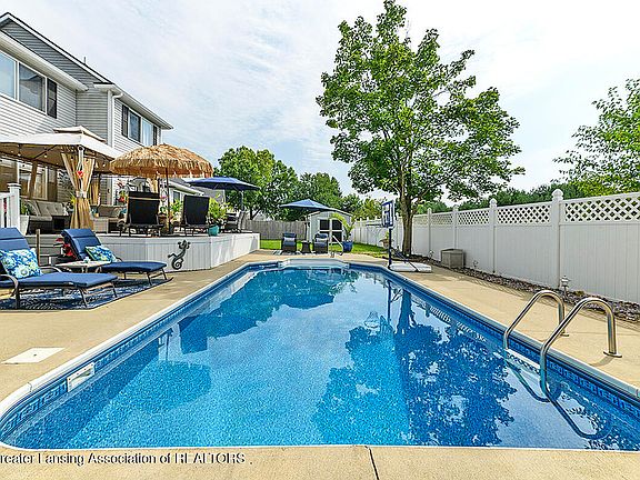 4th image of 671 Winding River Dr